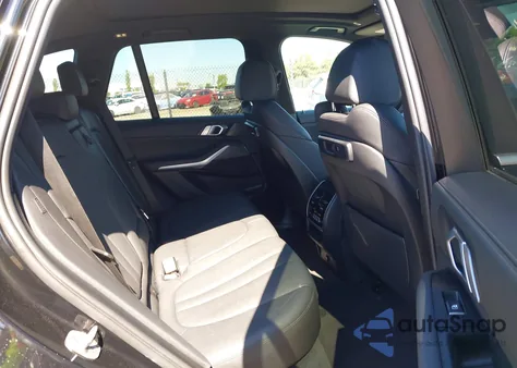 2021 BMW X5 Sdrive40I z USA, uszkodzony, nr VIN 5UXCR4C04M9F15463